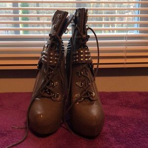 NEW Platform booties